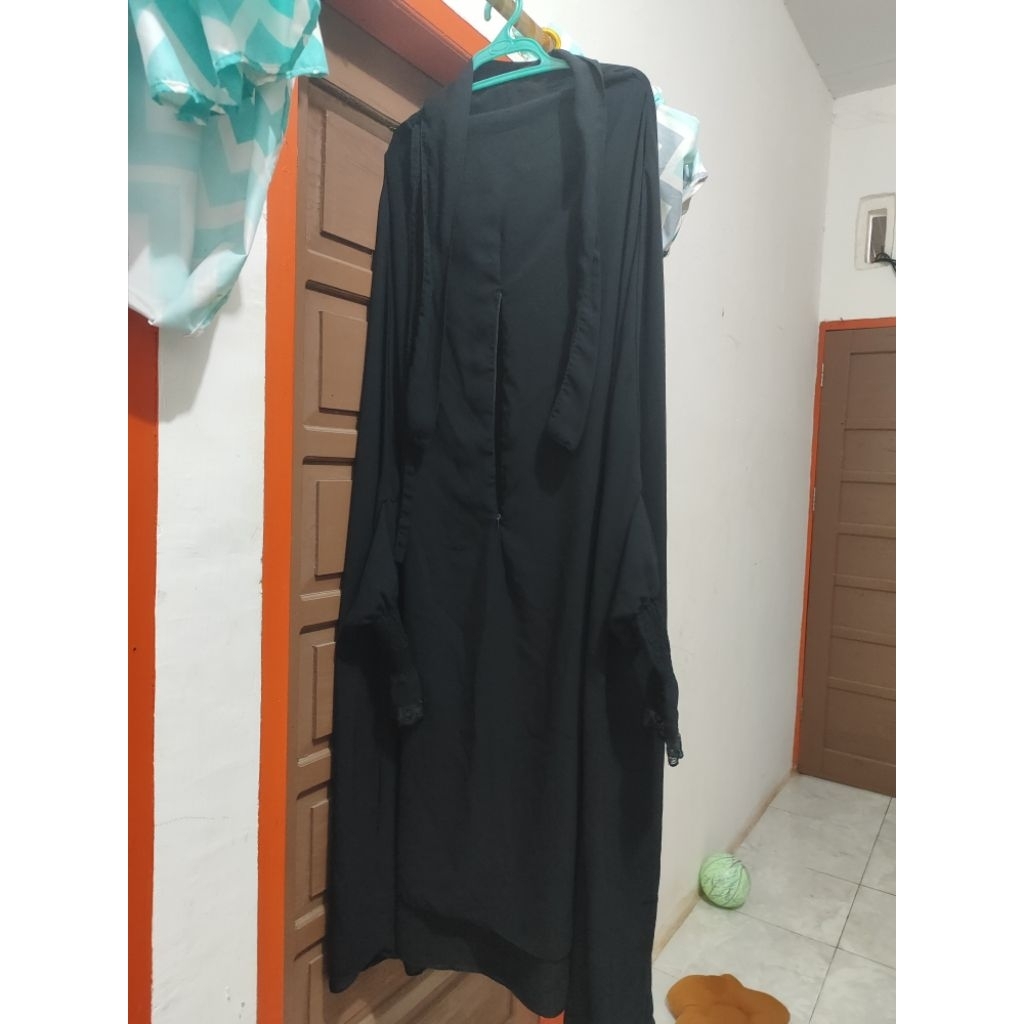 Preloved. French khimar berlengan bahan chiffon jetblack busui / gendongan friendly