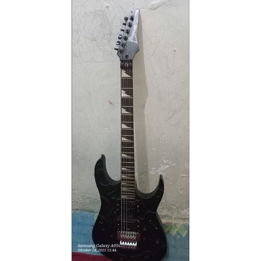 ibanez gio custom premium neck mample tremolo up down