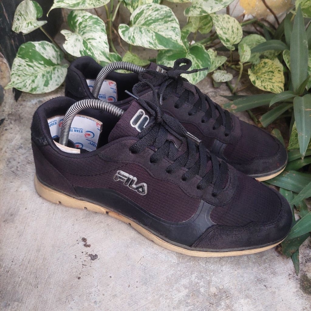 sepatu sneakers second fila size 42(27cm)