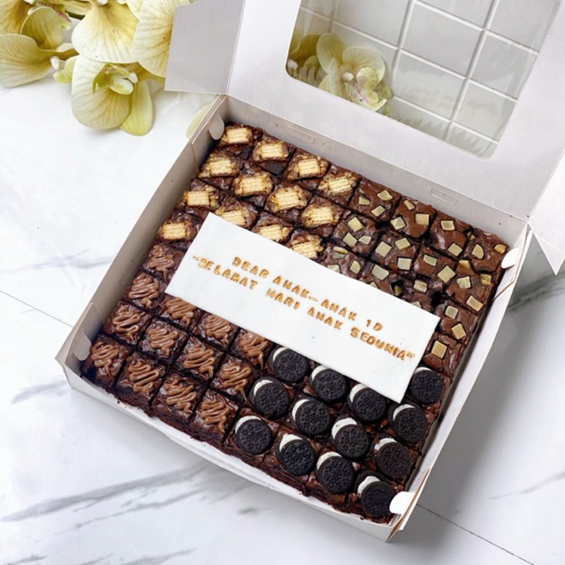 (PO 1 HARI) Brownies Ucapan Fudgy Brownies Panggang | Alana Brownies | Hampers Lebaran