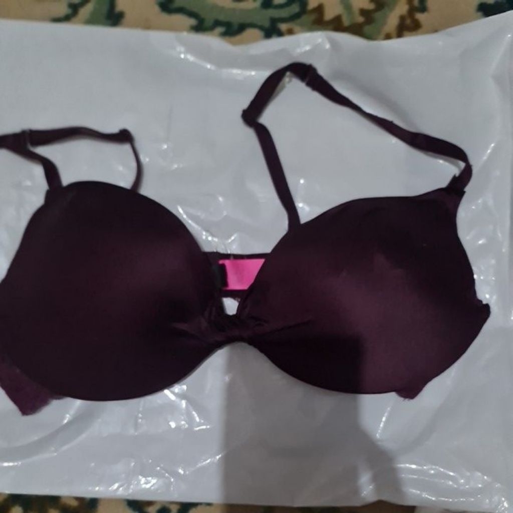 La senza bra 36 B, busa tebal, jarang dipakai
