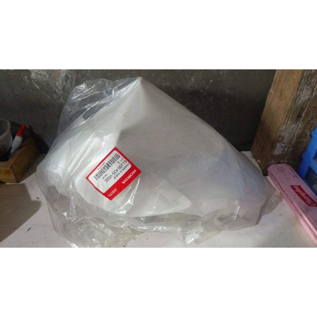 Spakbor Depan Original PCX CBU (White) 61100K35V00ZC