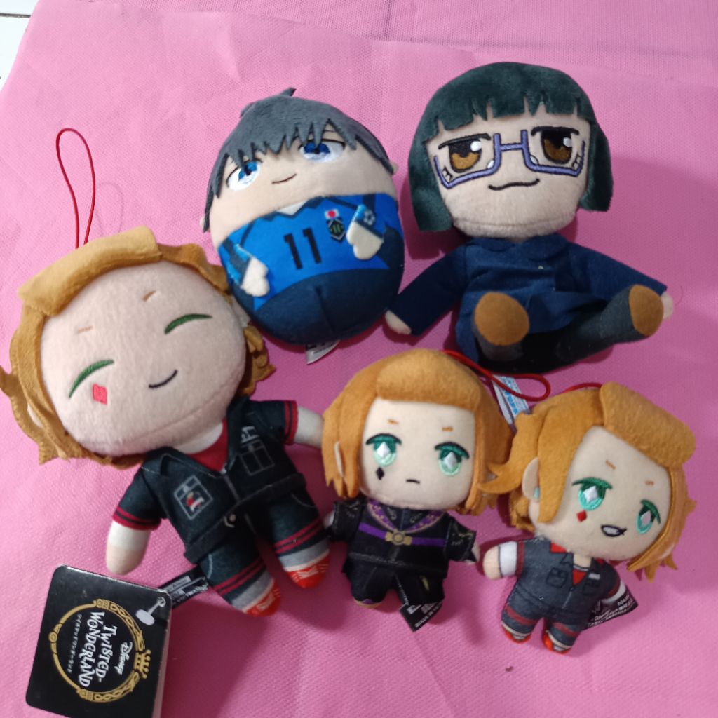 plushie boneka twisted wonderland jujutsu kaisen blue lock isagi yoichi maki zenin chater