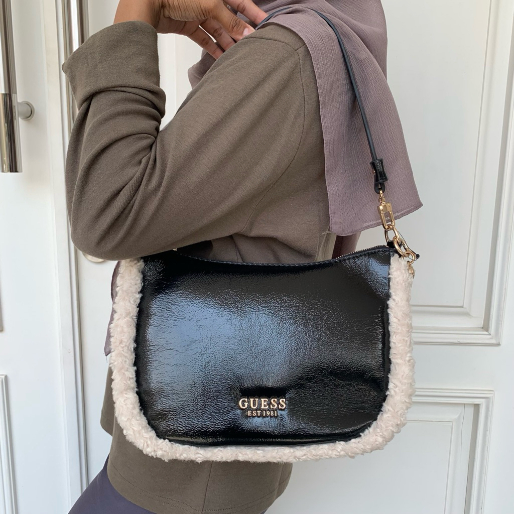 READY DAVIKA HOBO ORIGINAL GUESS SALE 70% TAS SHOULDER WANITA