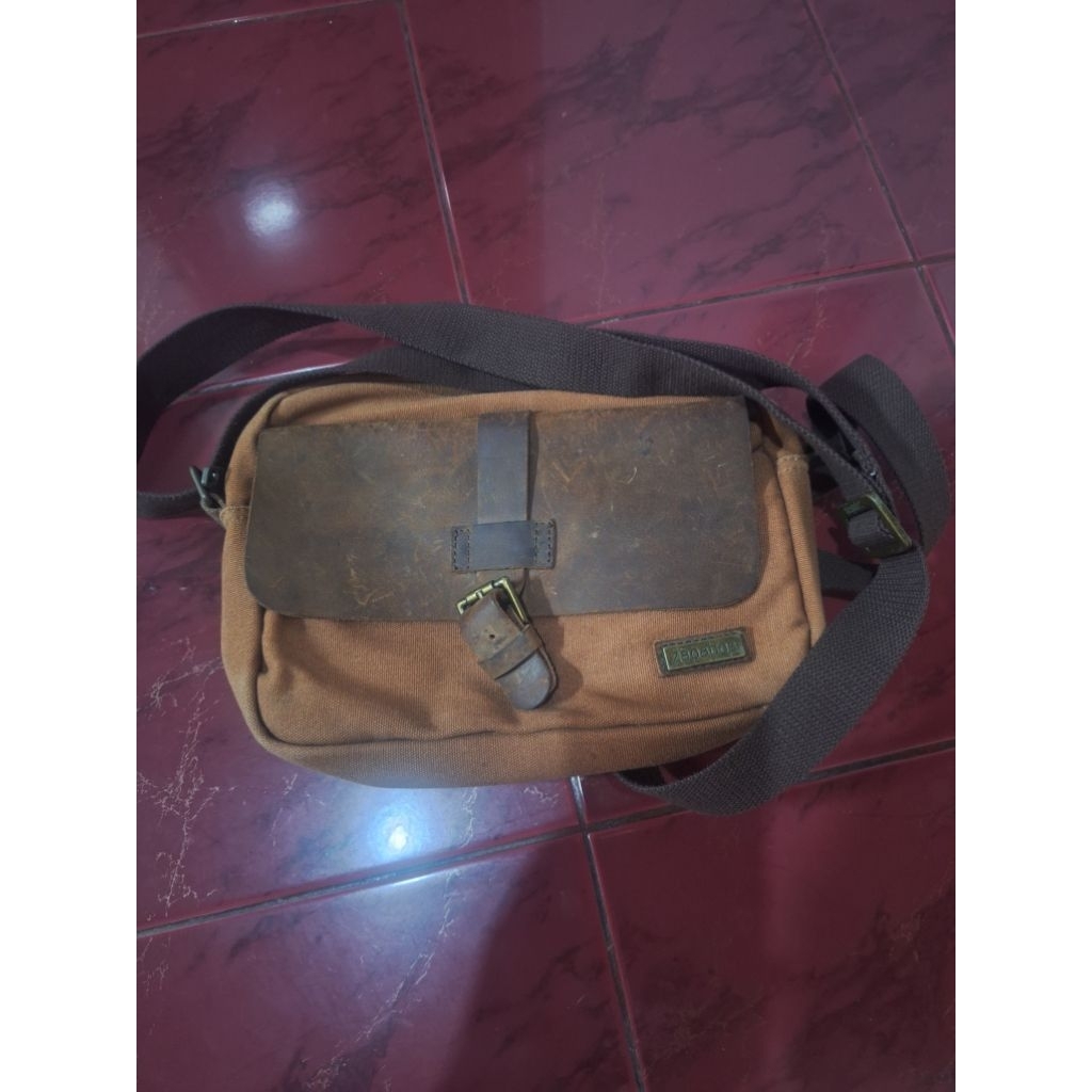 Tas Selempang Full Hardy Zapatos Kanvas