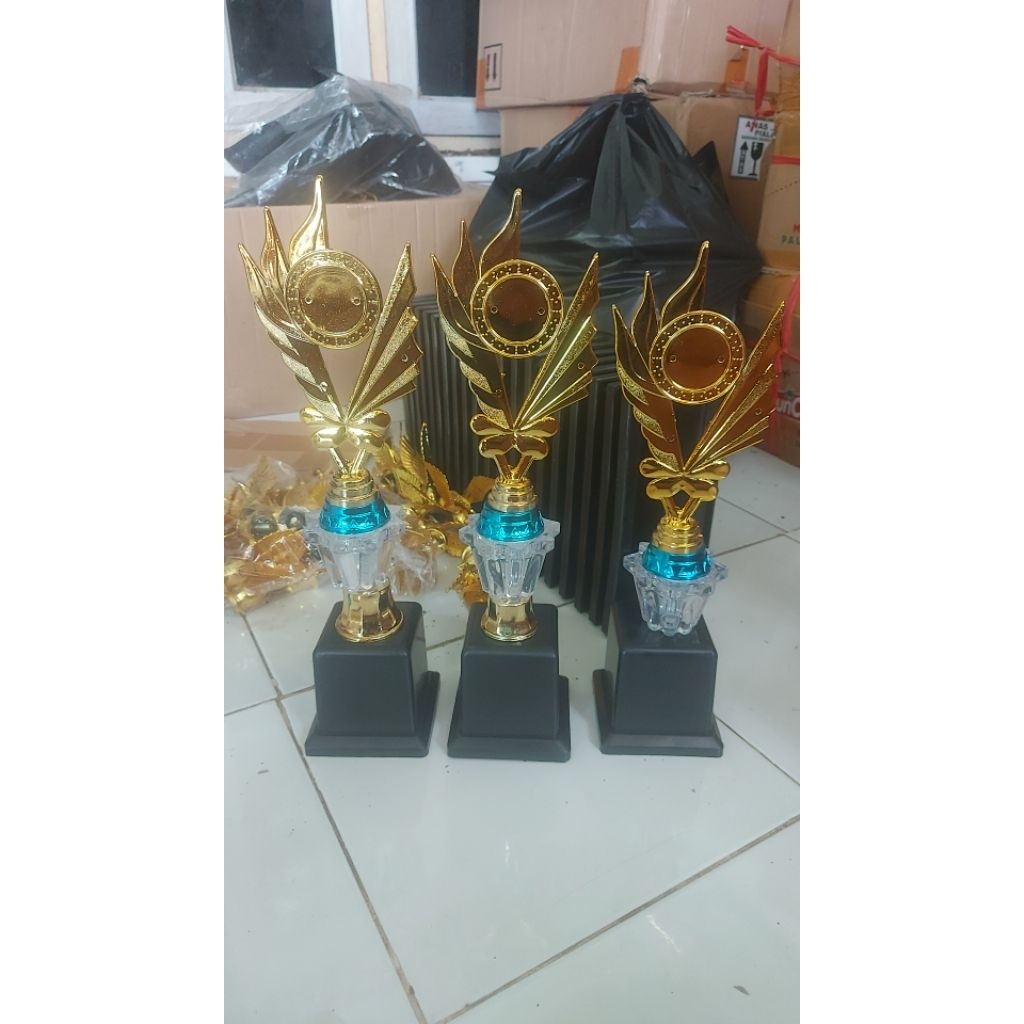 set piala kristal minimalis