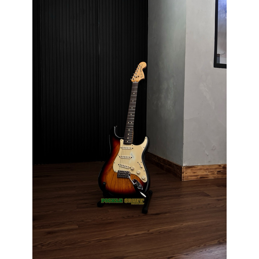 FENDER CLASSIC 70'S ROSEWOOD FINGERBOARD SUNBURST | GITAR FENDER STRATOCASTER | GITAR FENDER MEXICO