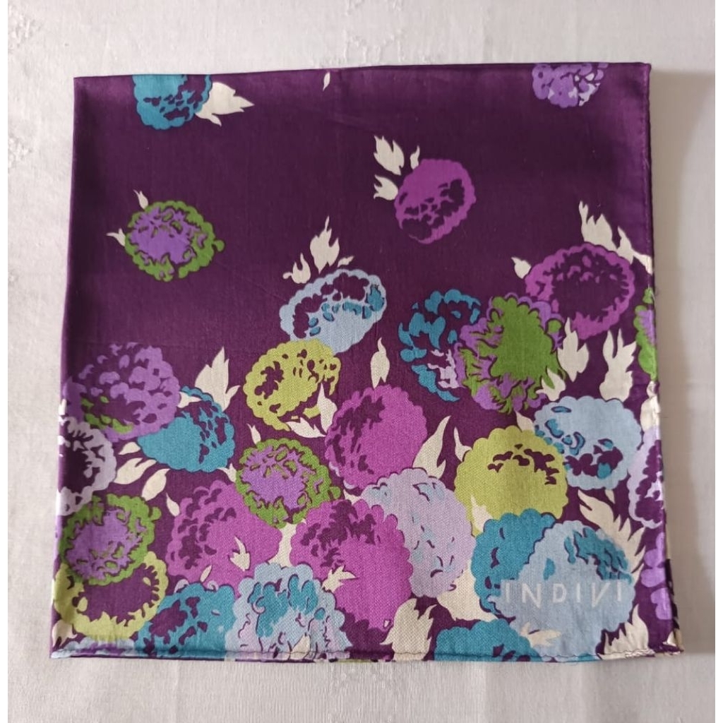 Indivi Saputangan Wanita