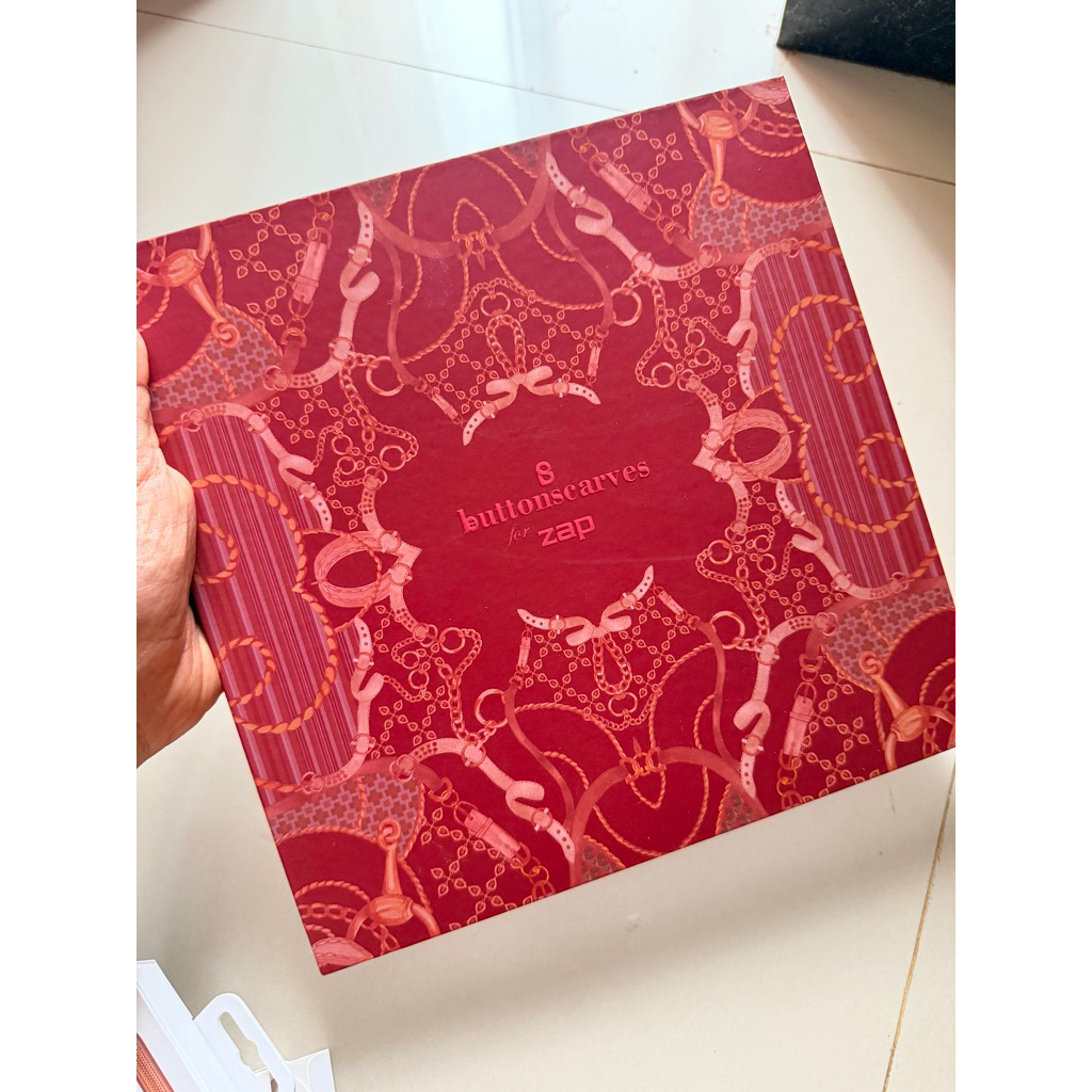 buttonscarves x zap