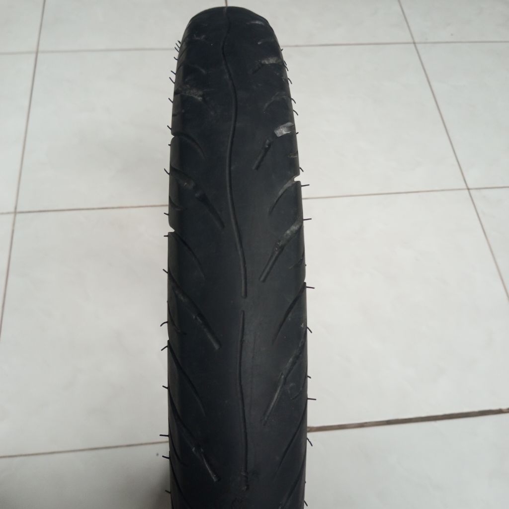 Ban motor merk IRC ukuran 90/90-17 ban second seken untuk motor Supra Revo Vega dll