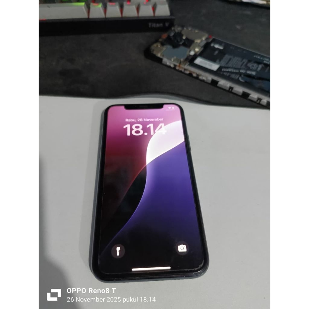 iphone 11pro 64gb midnight green second
