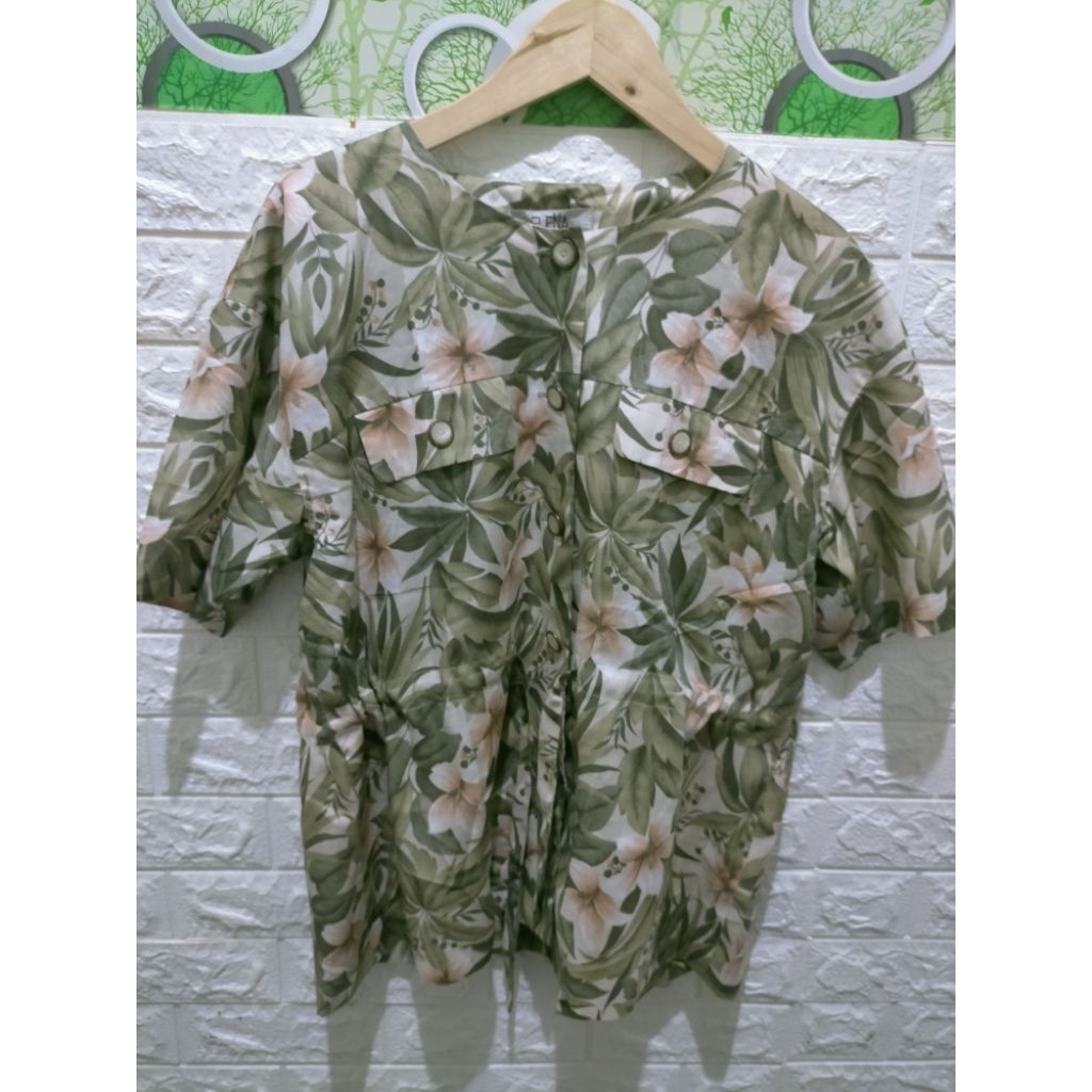 Preloved blus wanita motif bunga