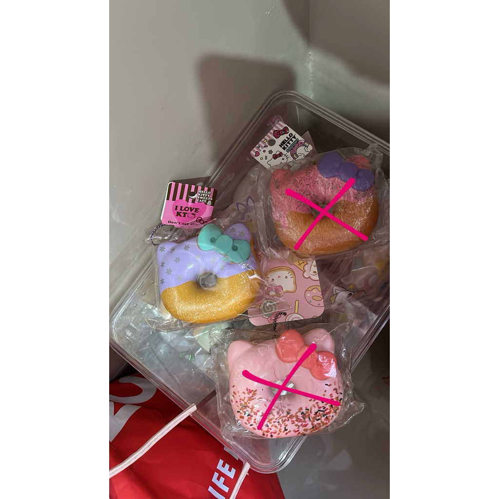 Rare hello kitty donuts squishy