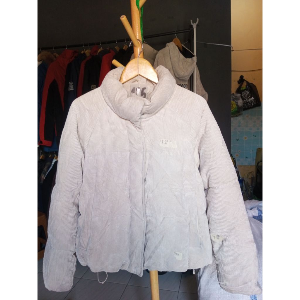 Jaket Gelembung Corduroy SPAO (tidak berhoodie)