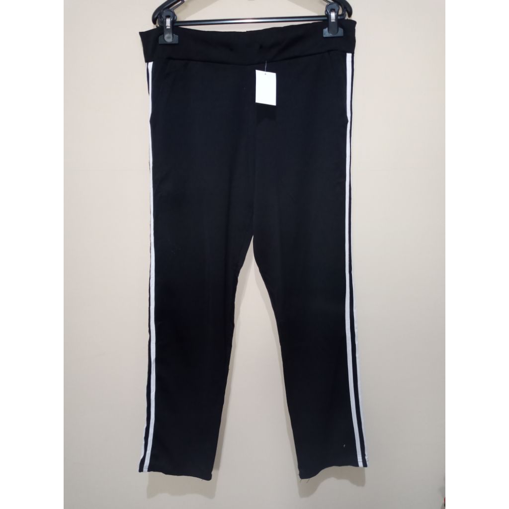 CELANA TRAINING PRELOVED