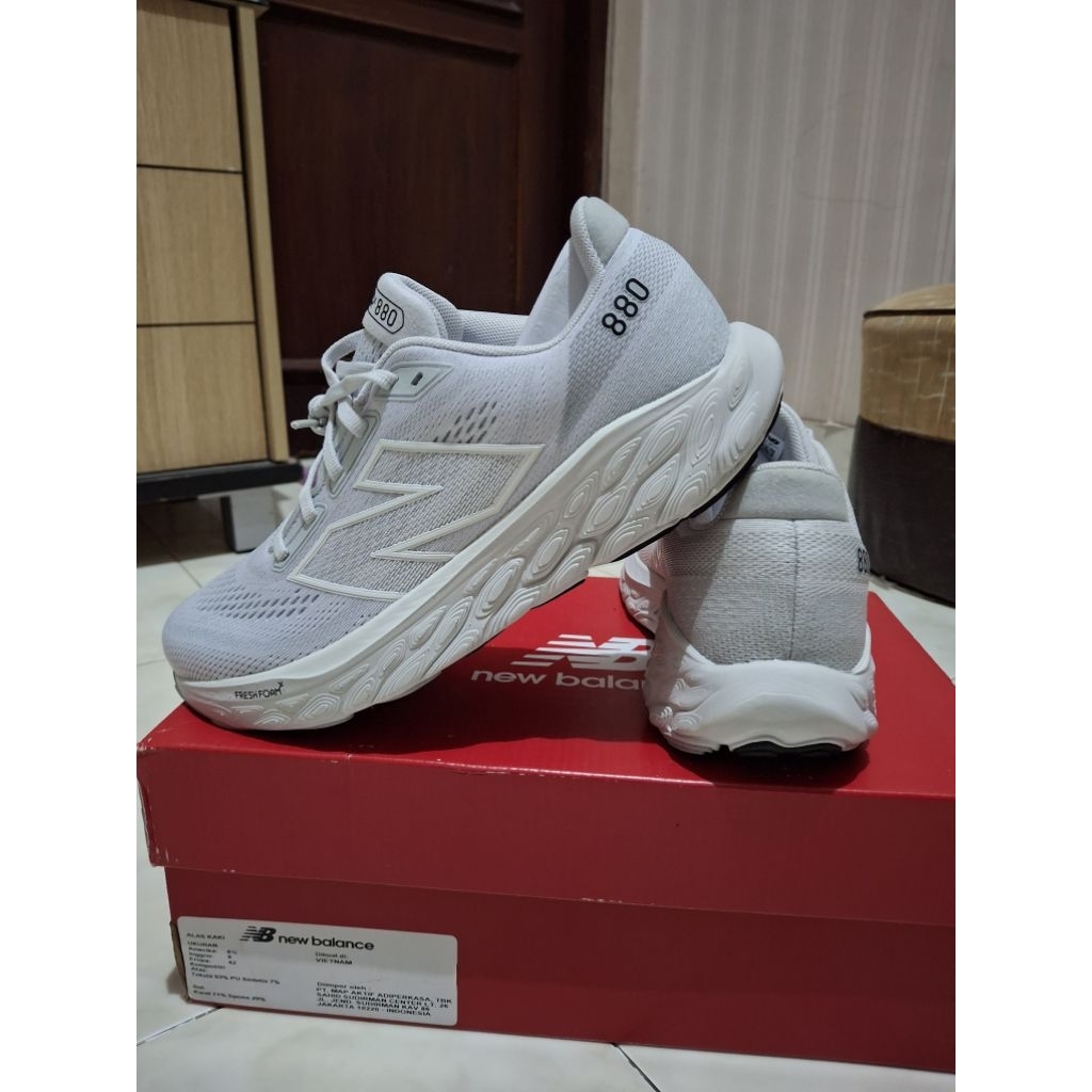 New Balance Fresh Foam X 880 v14 Men's Running Shoes - Light Grey Size 42