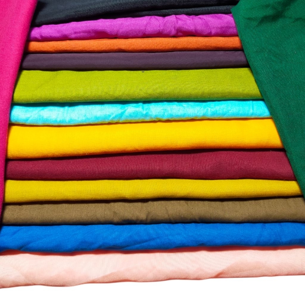 slayer segi empat polos warna ukuran 130 cm x 130 cm