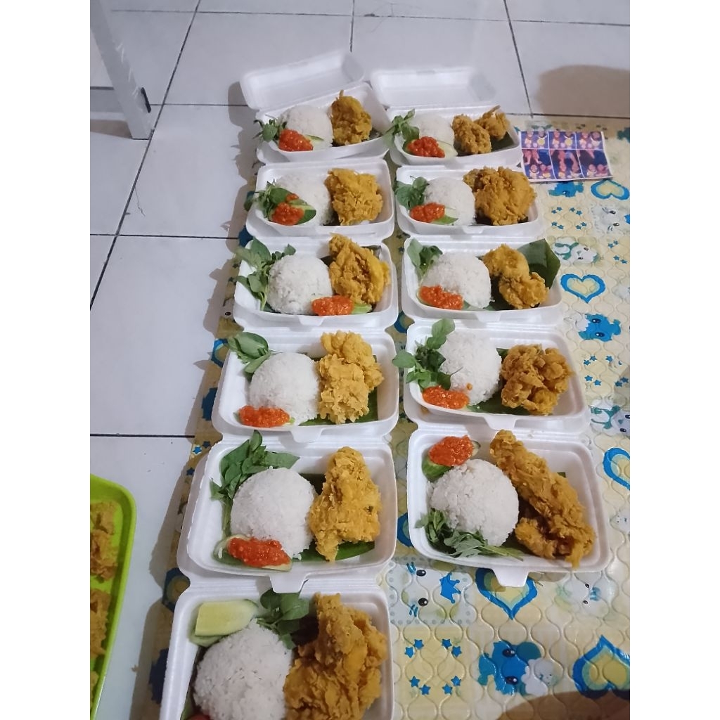 Jumat berkash nasi box ayam geprek