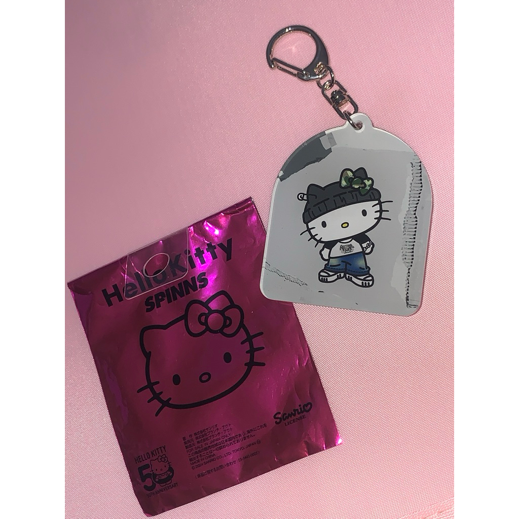 hello kitty spinns keychain