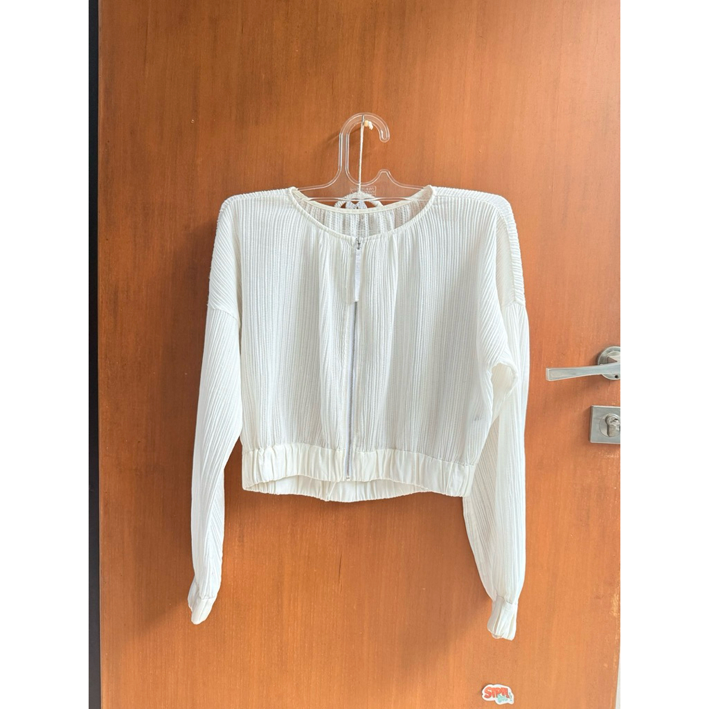 Outer Crop Putih Resleting