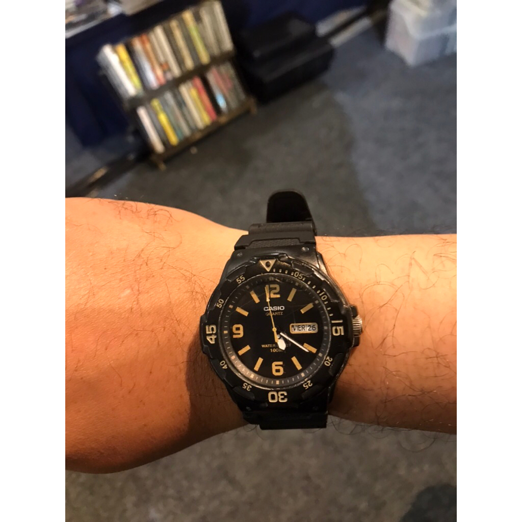 Vintage Casio Military Analog MRW-200H-1EV Casio MRW-200H-1E Analog Black Strap Rotating Bezel Diver