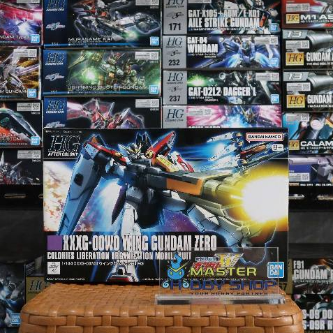 HG AC Wing Gundam Zero (Bandai 1/144)