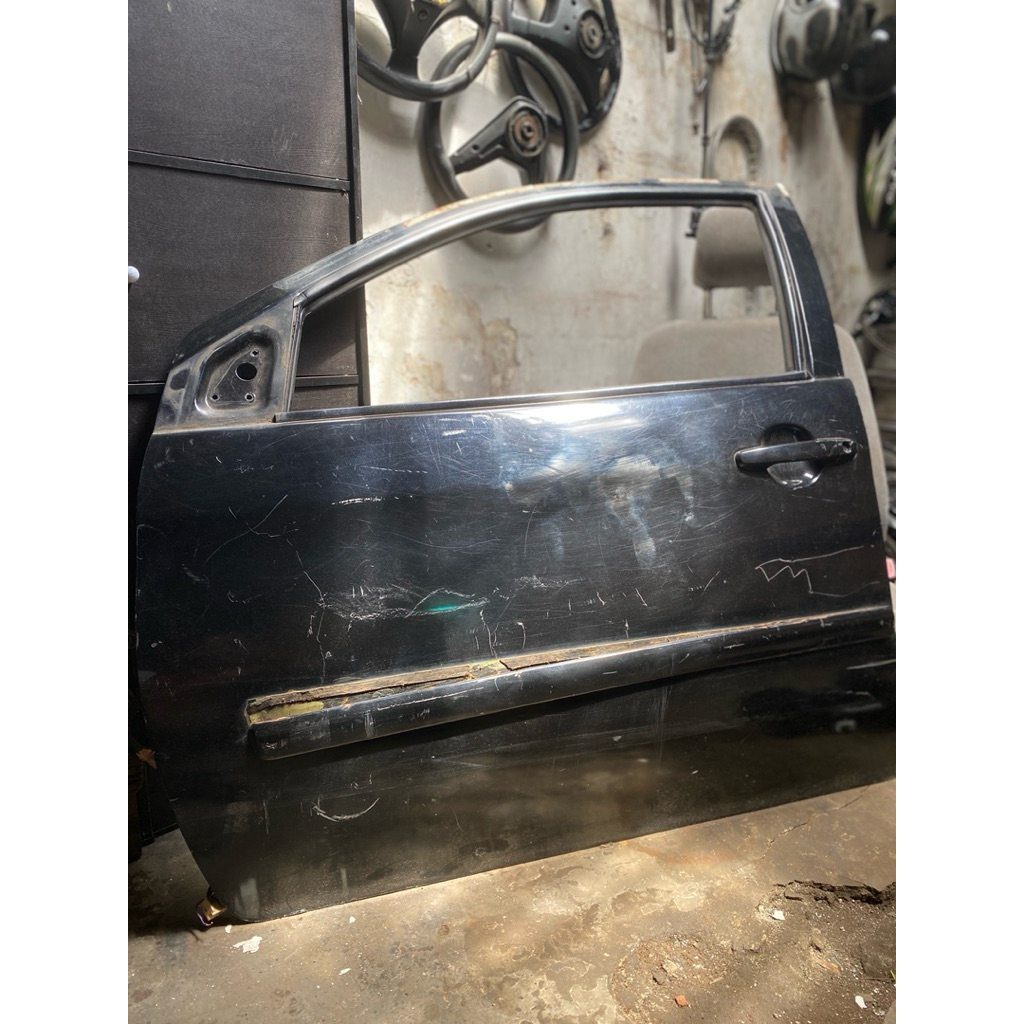 pintu depan kiri vios limo gen 1
