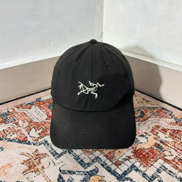 TOPI ARCTERYX HITAM SECOND