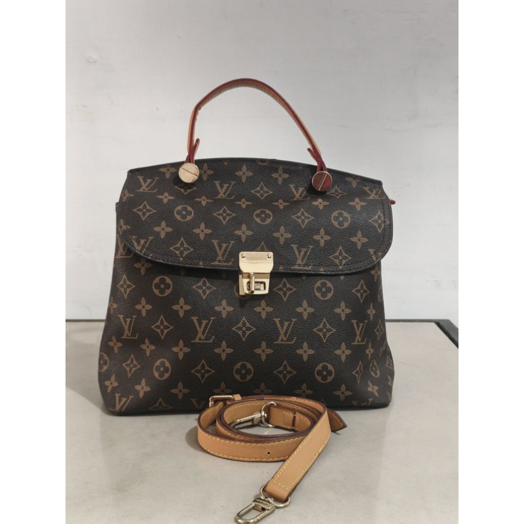 TAS SELEMPANG LV