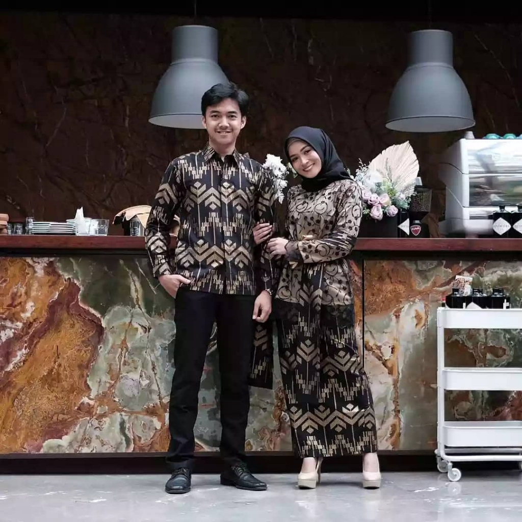 KEBAYA FAIZA Brokat Mutiara Velvet Satin Set Kondangan