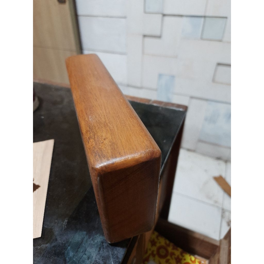 Balok Yoga Kayu Solid Meranti warna coklat