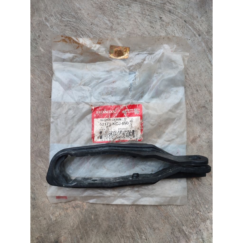 Penahan rantai karet Slider Chain Tiger Original Honda Genuine Parts