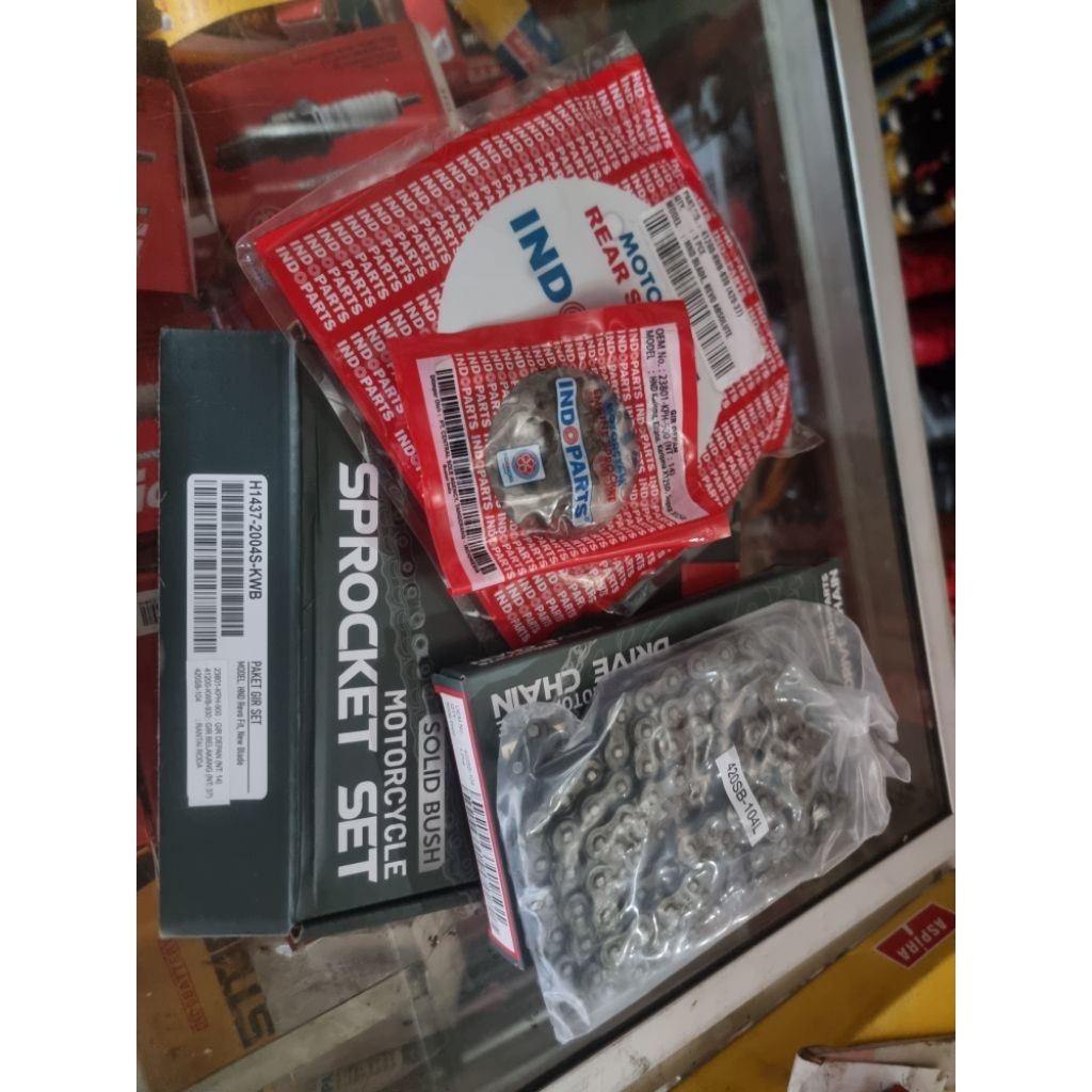 GIR SET / GEAR SEAT INDOPART ORIGINAL H1437-2004S-KWB HONDA REVO FIT, NEW
BLADE