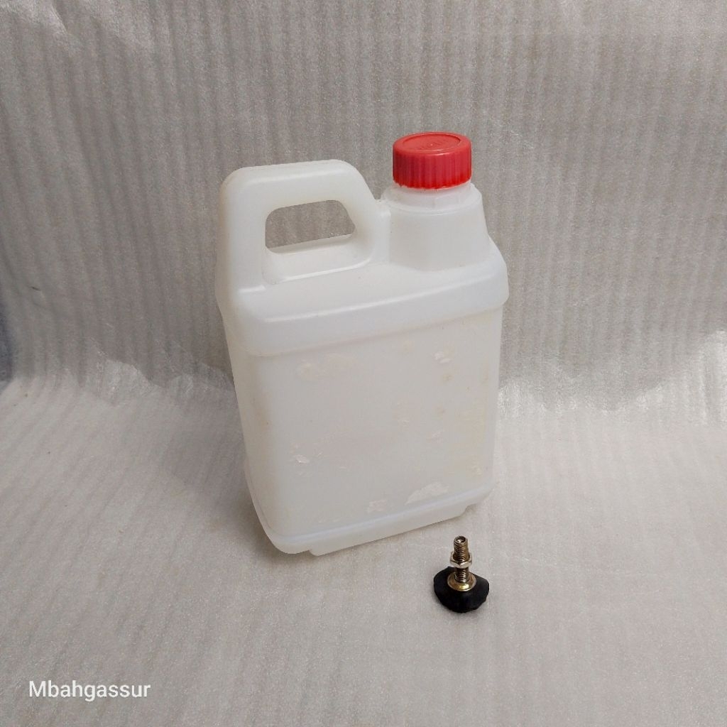 jerigen plastik 2 liter penganti tangki motor wadah minyak bekas seken