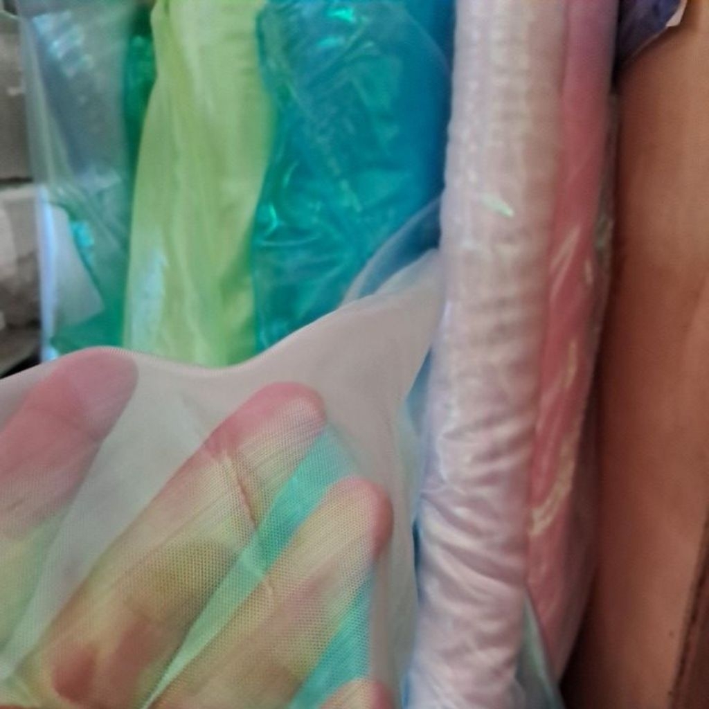 PER METER KAIN ORGANDI PELANGI - KAIN SUTRA PELANGI