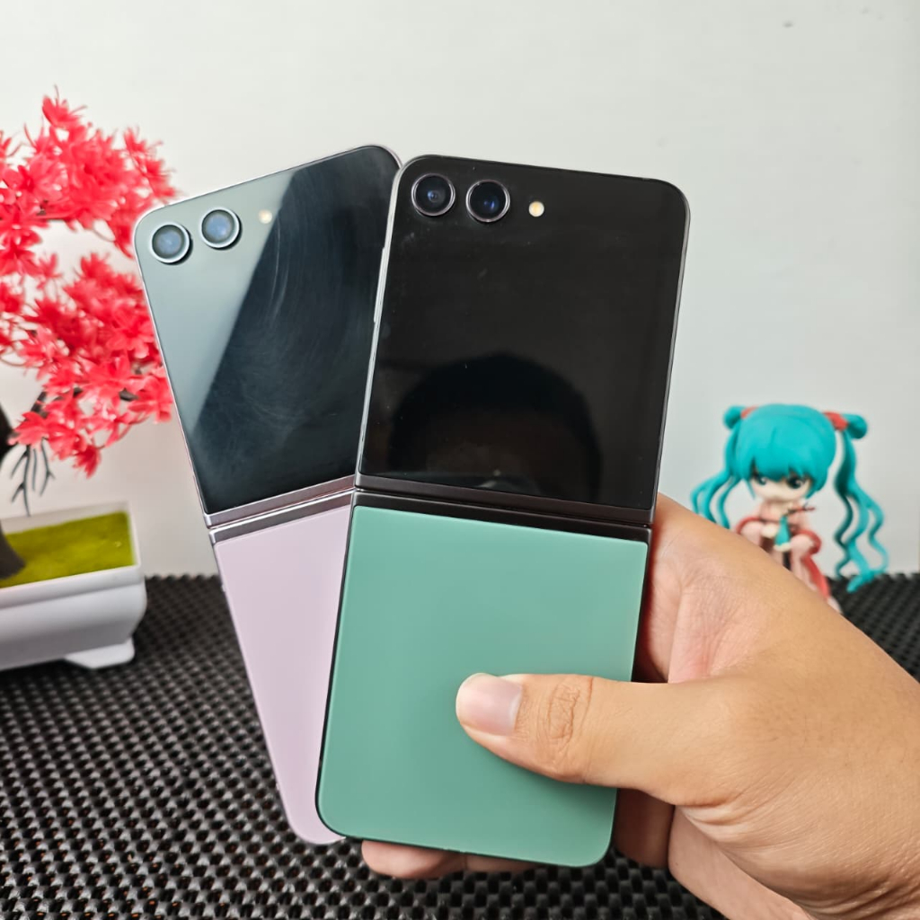 Samsung Z Flip 5 5G 8/512 Resmi SEIN Original Bekas Semua Fungsi Normal Minus LCD Deadpixel