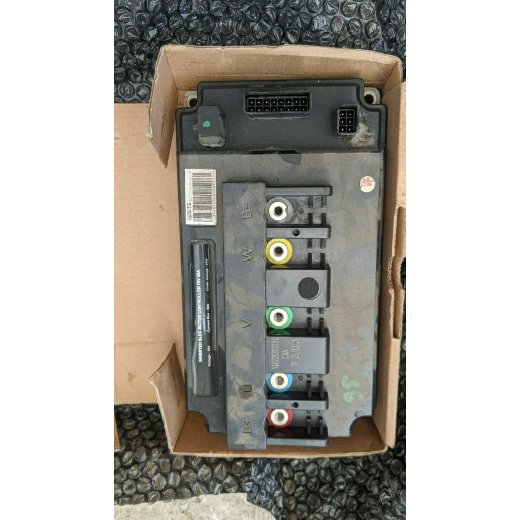 baterai dan controller motor listrik gesits