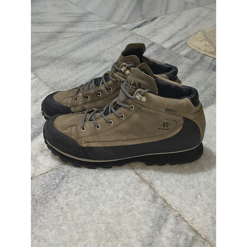 Sepatu Outdoor Hiking Kailas Cielo Mid GTX Tahan Air Anti Slip Size 43 26.5cm