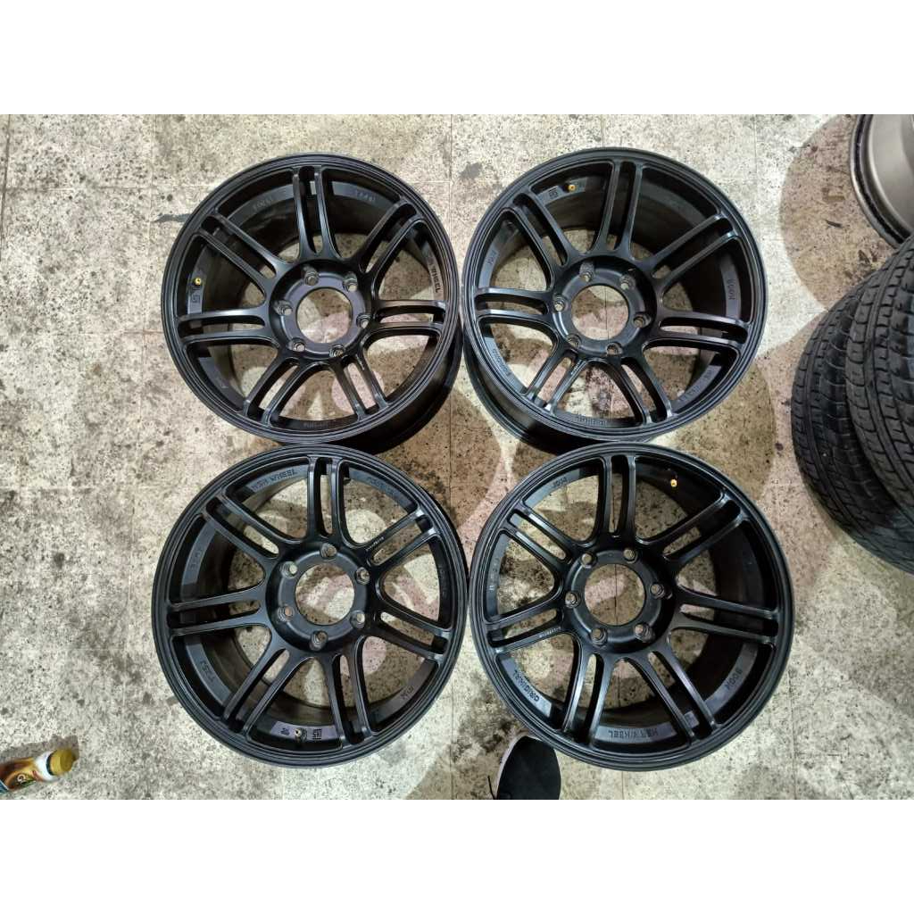 VELG MOBIL SECOND R18 BAUT 6 HSR BOON R17X9 H6X139 ET0 BISA BUAT FORTUNER .PAJERO .HILUX .TRITON .DM