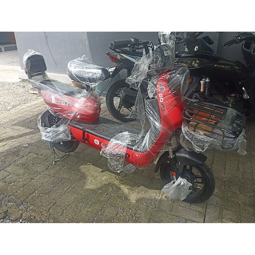 Sepeda listrik Goda 140DL warna merah