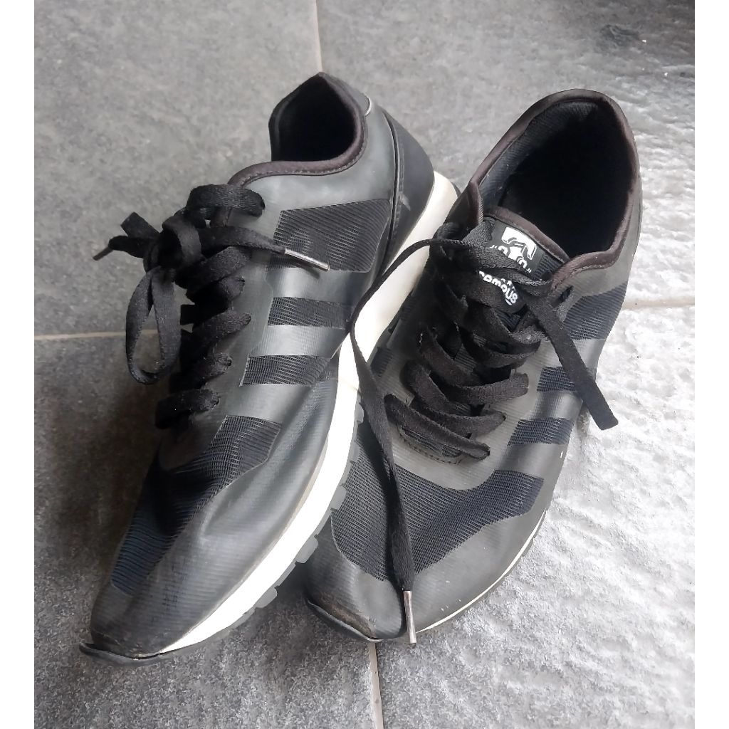 sepatu running unisex 361 degrees hitam preloved