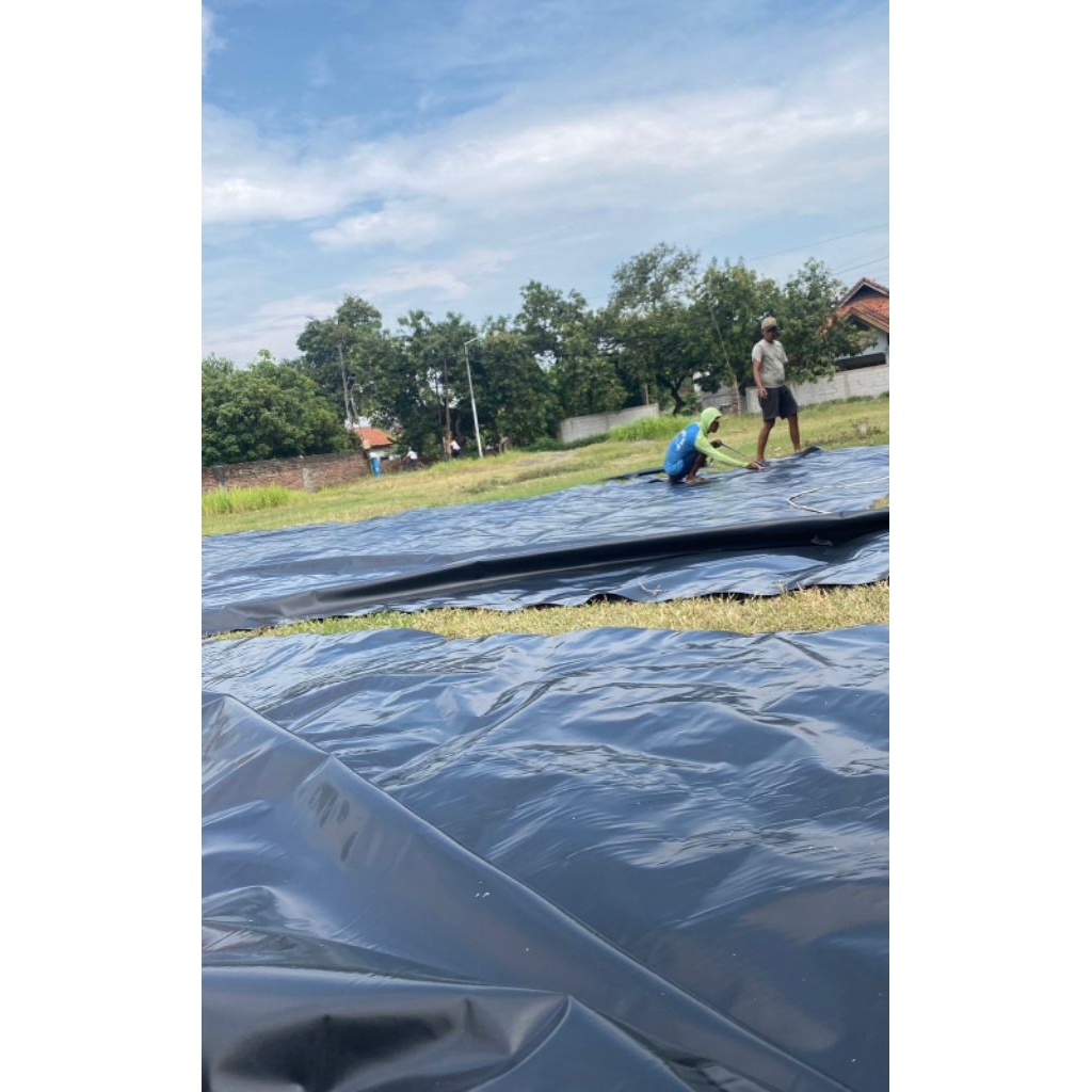 Plastik geomembran hdpe 500micron Lebar 8M