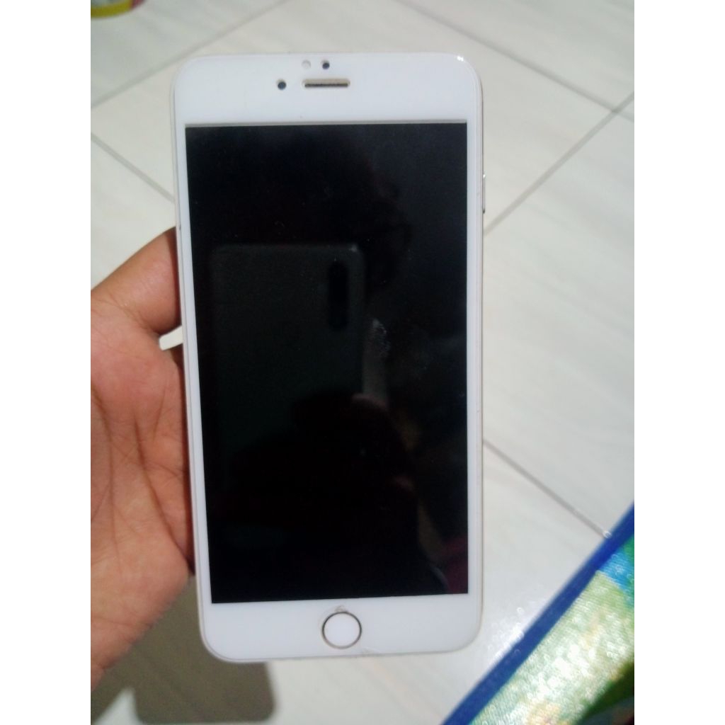 iPhone 6 plus jual gambling/batre kembung sama kalo di cas nyalah mati (Gambling)