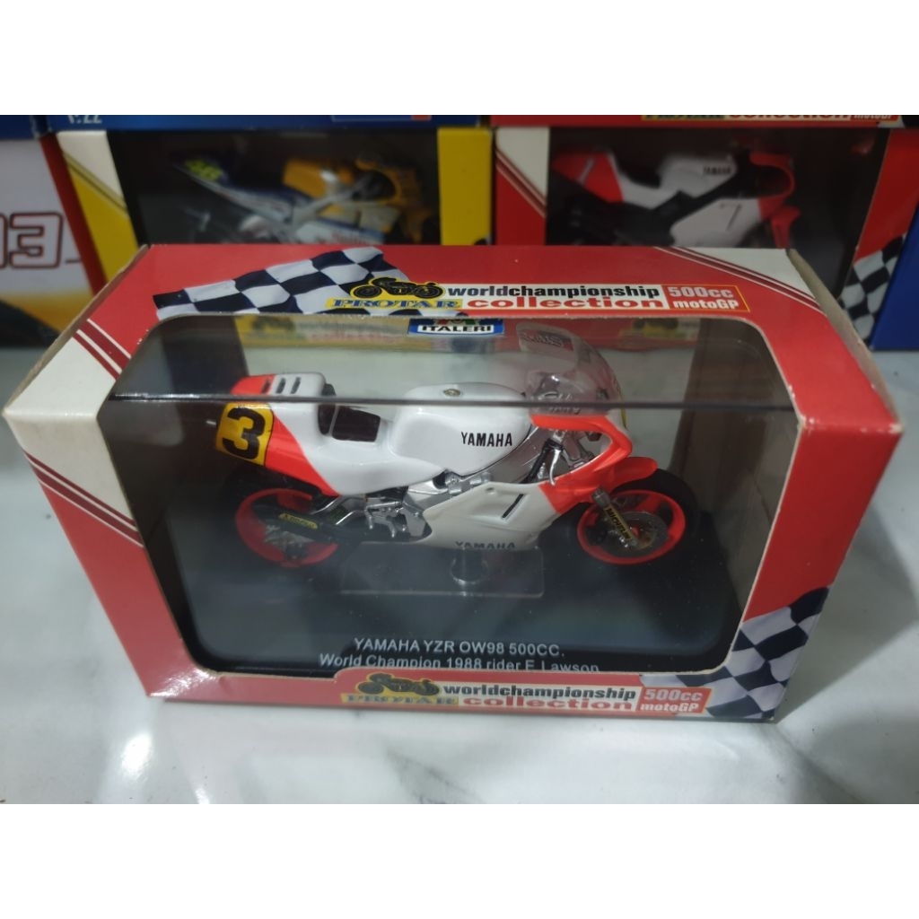 Protar Italeri 1/22 Yamaha YZR500 Eddie lawson 1988