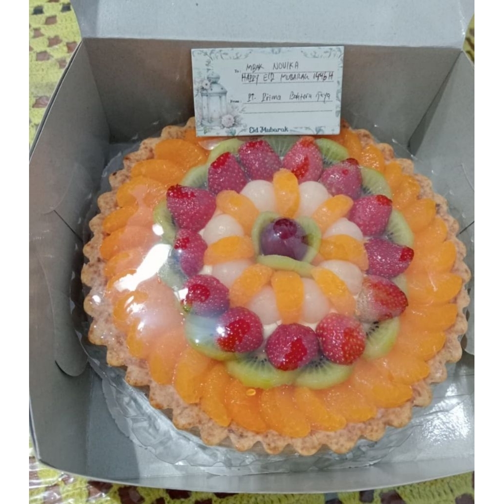 Pie buah jumbo atau fruit pie
