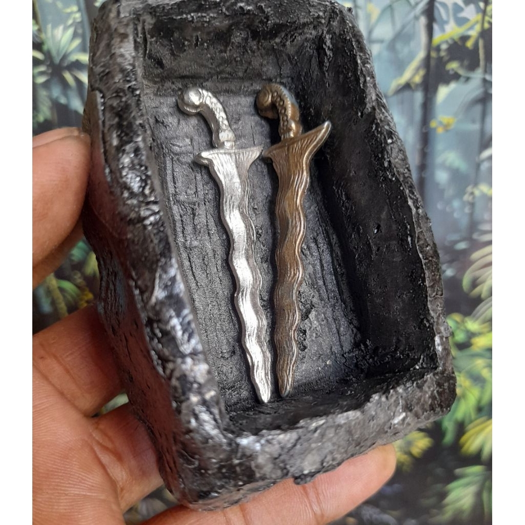 Keris kecil 2 biji kuning dan putih