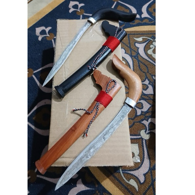 Pusaka Gecong coklat dan hitam (2 Batang)