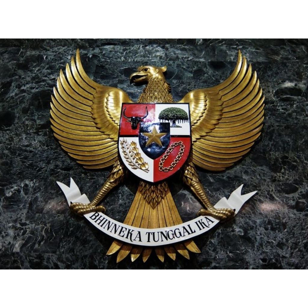 Hiasan Dinding Patung Garuda Pancasila Kayu Jati Ukir – Gold Premium Kesan Mewah & Berwibawa