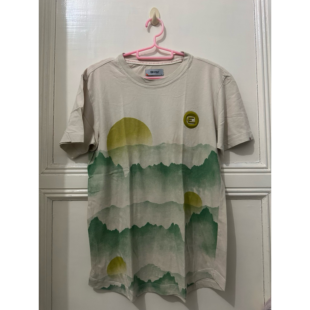 Preloved EMBA ORI , size M (baju kaos laki-laki dewasa)