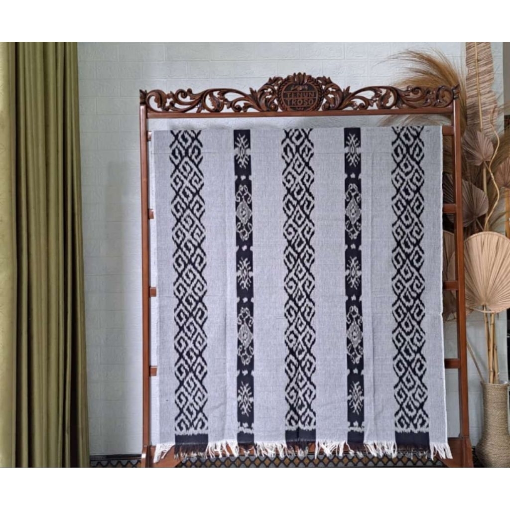 Kain Tenun Blanket Etnik Kalimantan